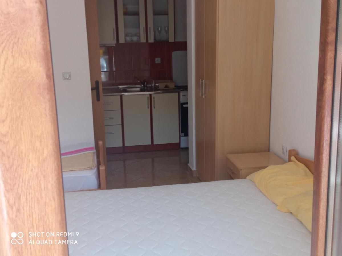 Apartments Petrovic Тиват Екстер'єр фото