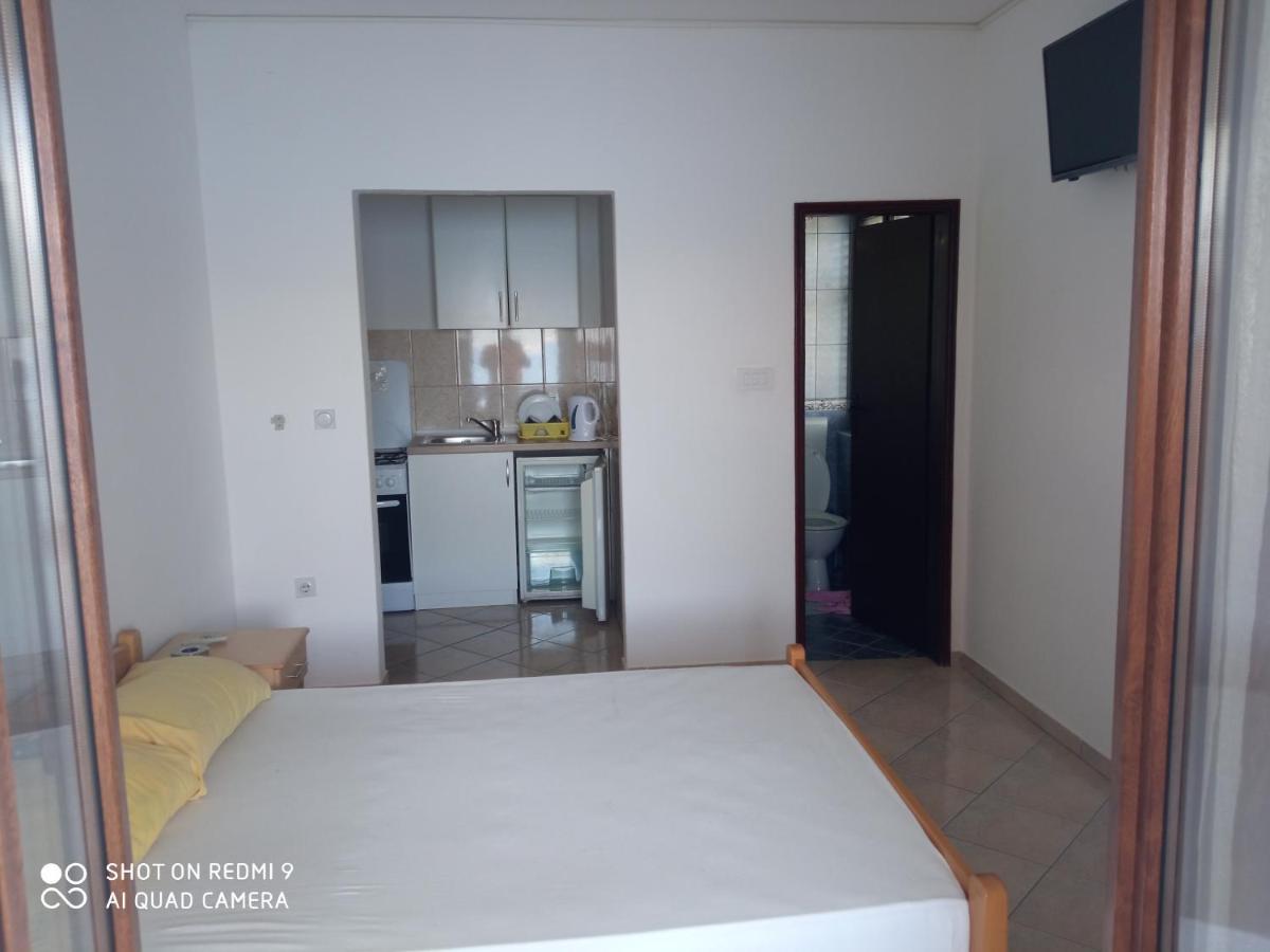 Apartments Petrovic Тиват Екстер'єр фото