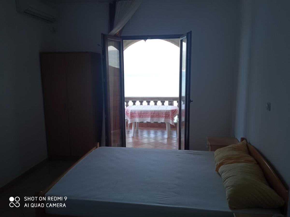 Apartments Petrovic Тиват Екстер'єр фото