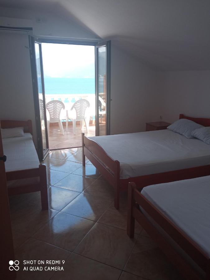 Apartments Petrovic Тиват Екстер'єр фото