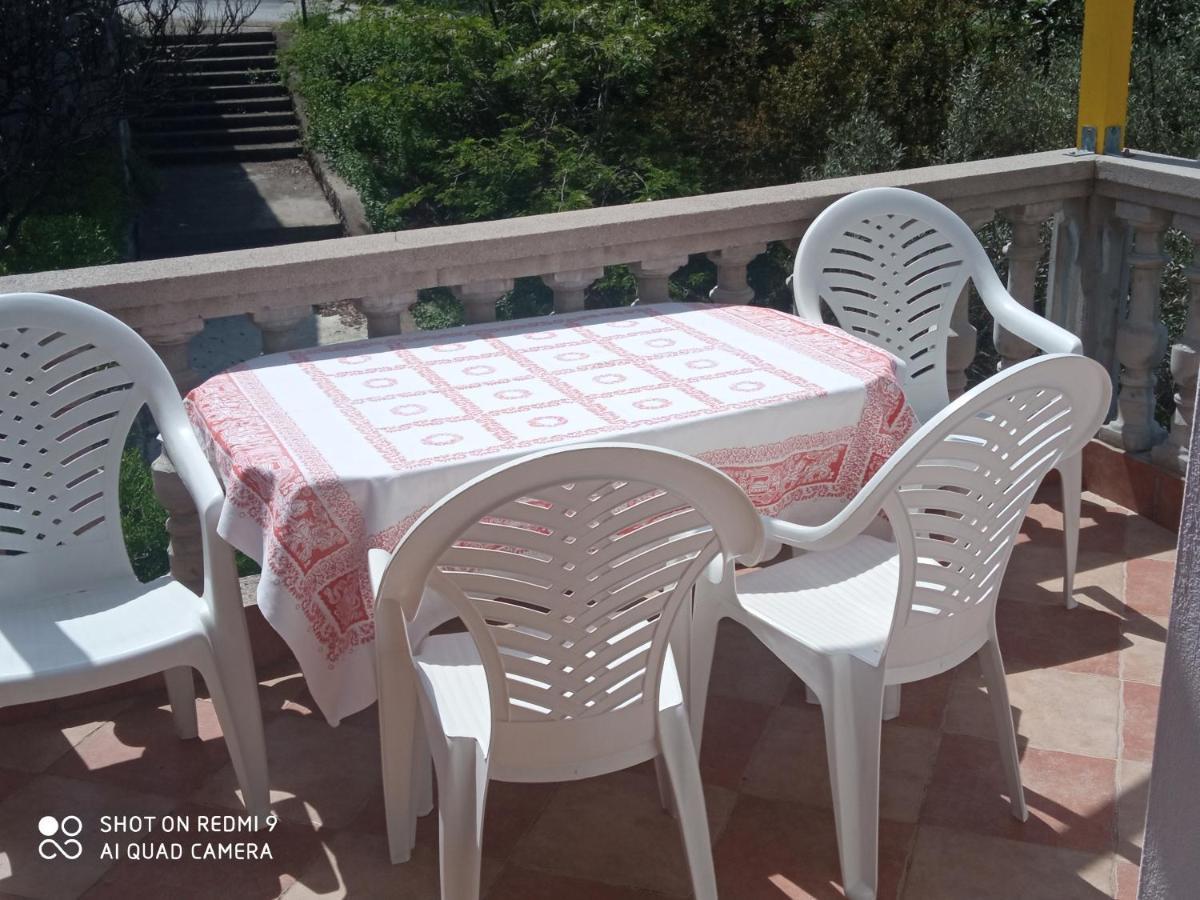Apartments Petrovic Тиват Екстер'єр фото