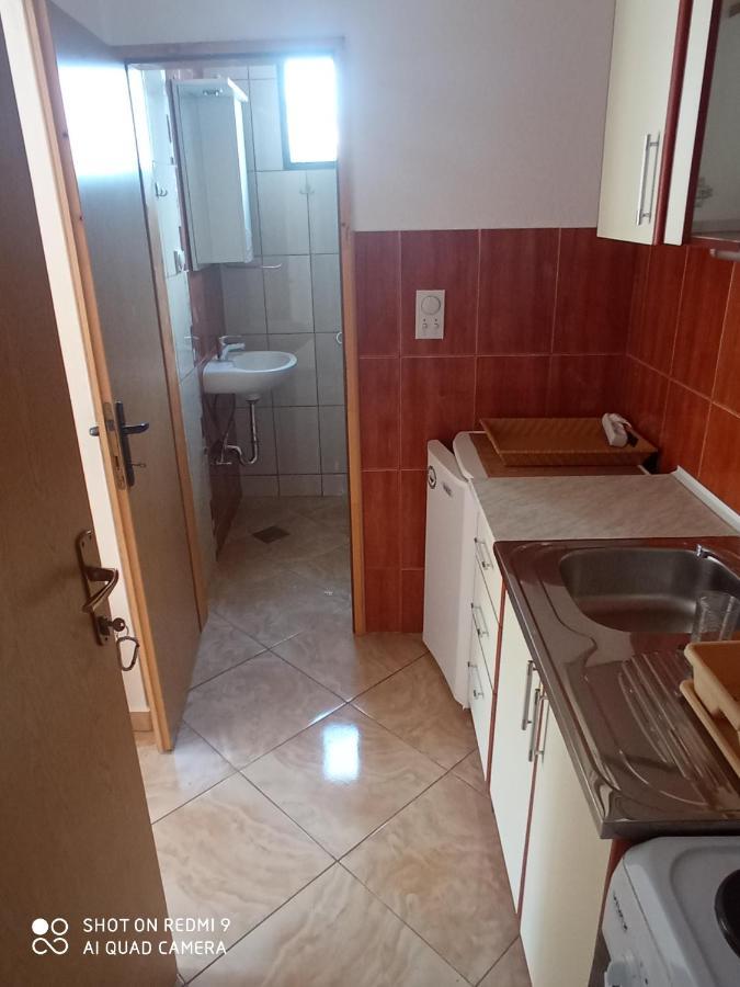 Apartments Petrovic Тиват Екстер'єр фото