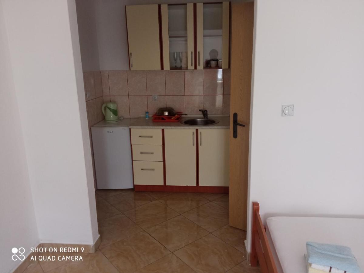 Apartments Petrovic Тиват Екстер'єр фото