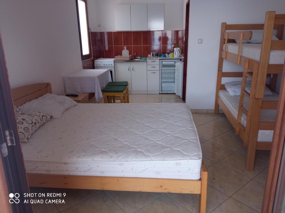 Apartments Petrovic Тиват Екстер'єр фото