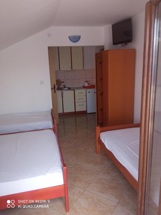 Apartments Petrovic Тиват Екстер'єр фото