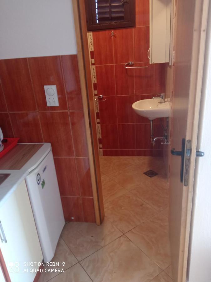 Apartments Petrovic Тиват Екстер'єр фото