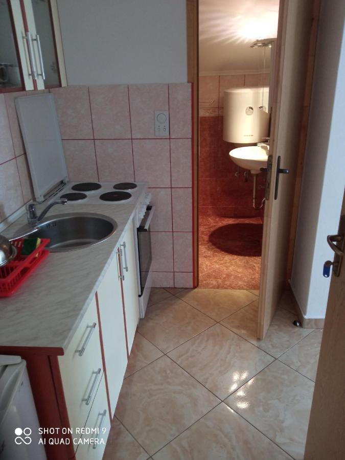 Apartments Petrovic Тиват Екстер'єр фото