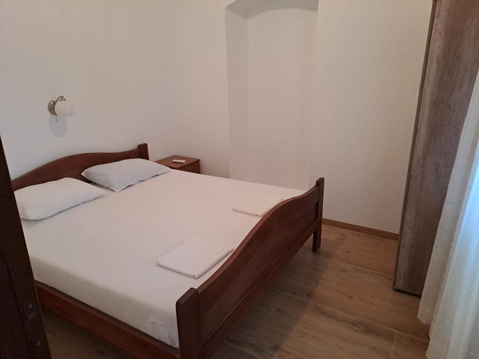 Apartments Petrovic Тиват Екстер'єр фото