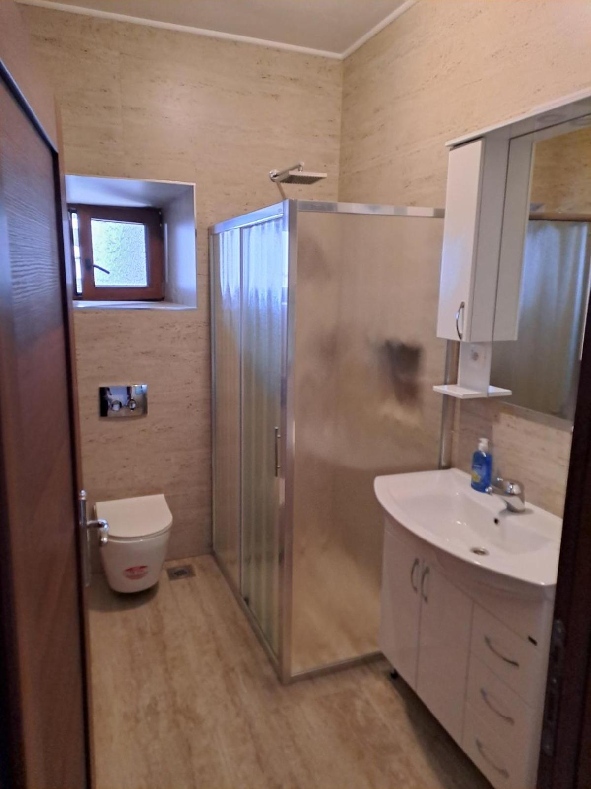Apartments Petrovic Тиват Екстер'єр фото